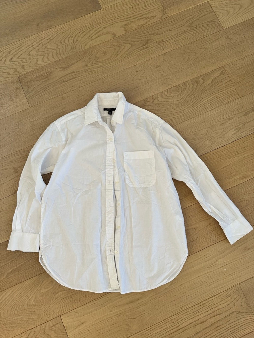 Banana Republic White Button-Up Women's Blouse